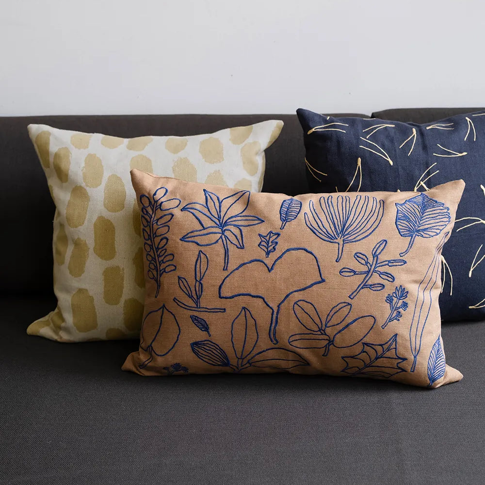 1630_1730_Cushion_Botanic_Leaves_Dots_Mix_FLD_jpg_e2582de7-d81f-494c-9f66-3259ecd80d1c.webp
