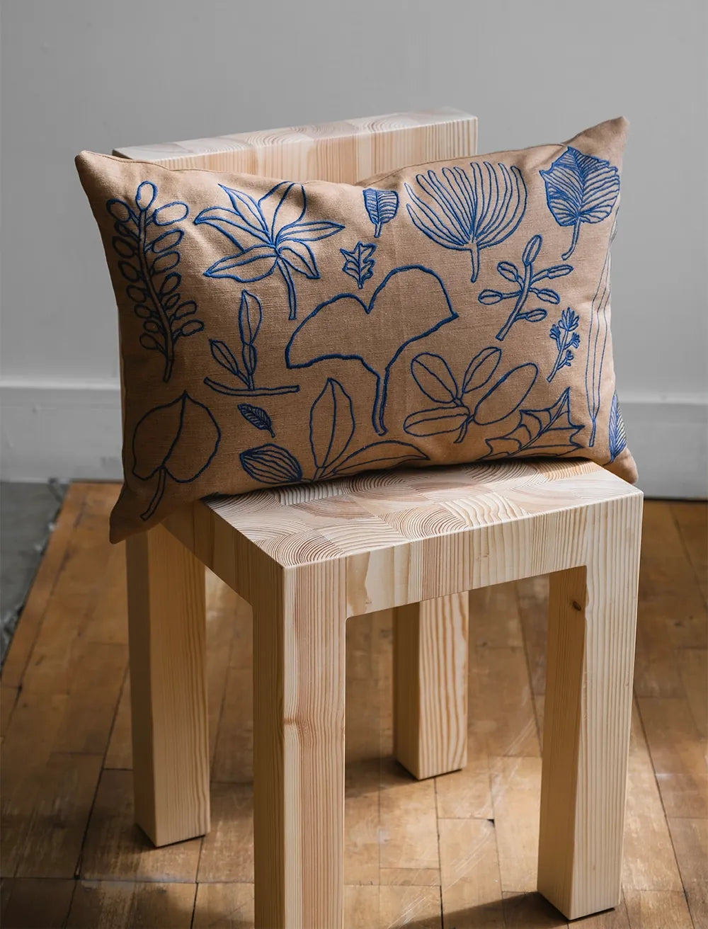 Botanic Leaves Embroidered Cushion 48X48 CM