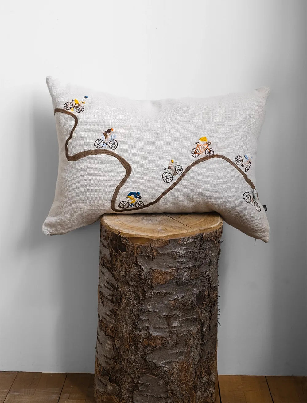 Giro Embroidered Cushion 58x38 CM